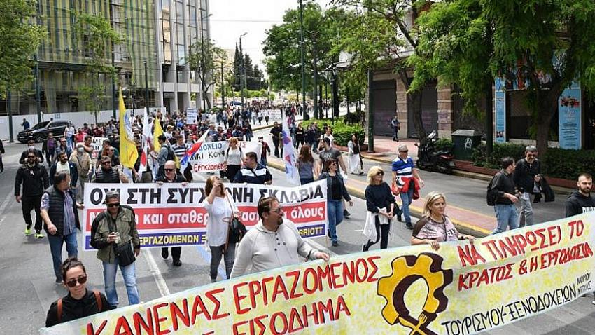 Çalışma Bakanlığı'nın kapısına dayanmışlardı! Komşuda turizm emekçileri kazandı