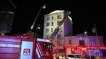 İstanbul'daki otelde yangın! Can pazarı yaşandı