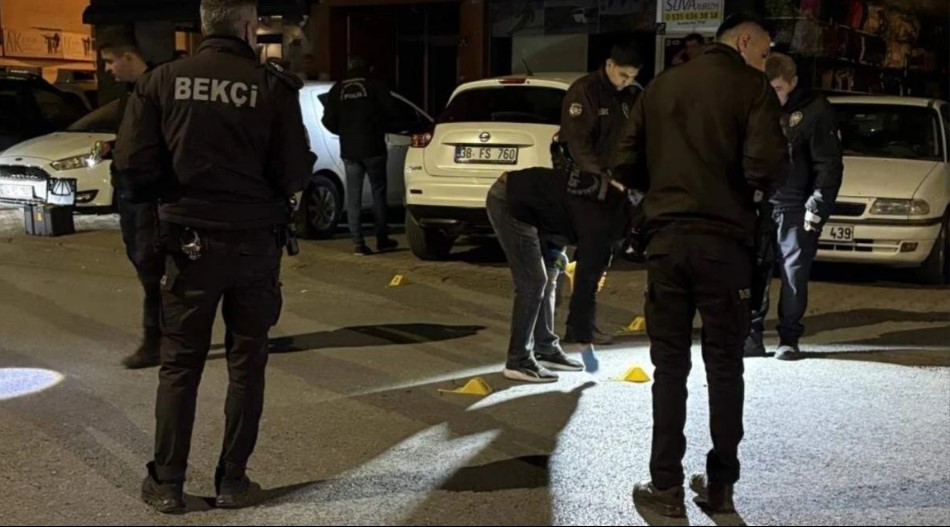 Seyahat acentasına kurşun yağdırdılar!